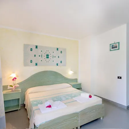 Hotel Cala Dei Pini Porto Pino