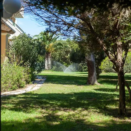 Hotel Cala Dei Pini 3*