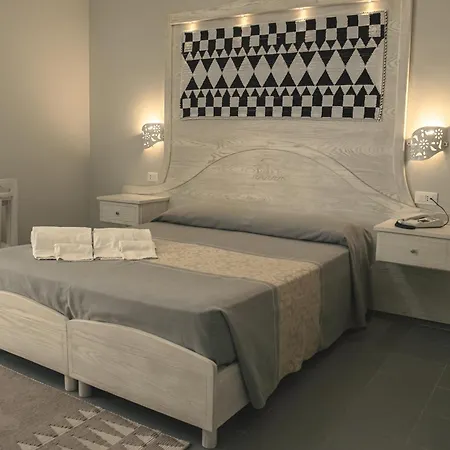 Hotel Hotel Cala Dei Pini 3*