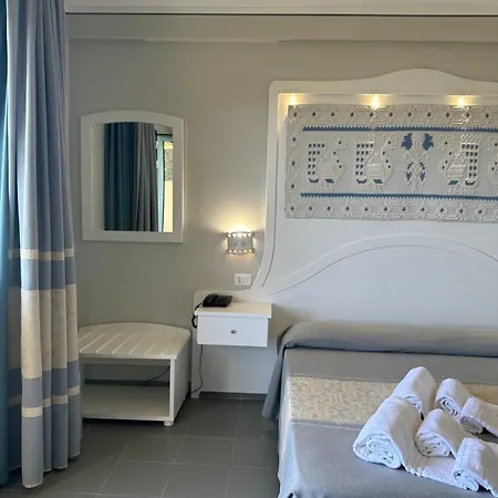 Cala Dei Pini Hotel 3*