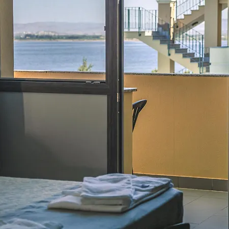 Hotel Cala Dei Pini 3*