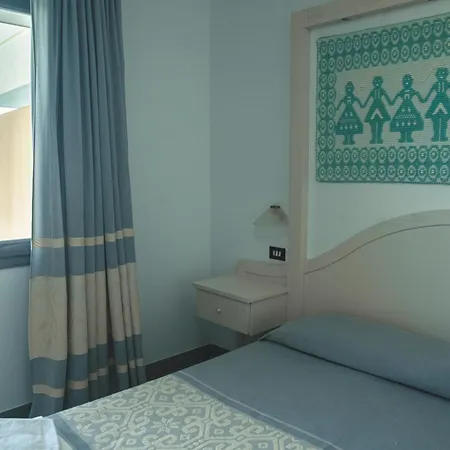 Cala Dei Pini Hotel 3*