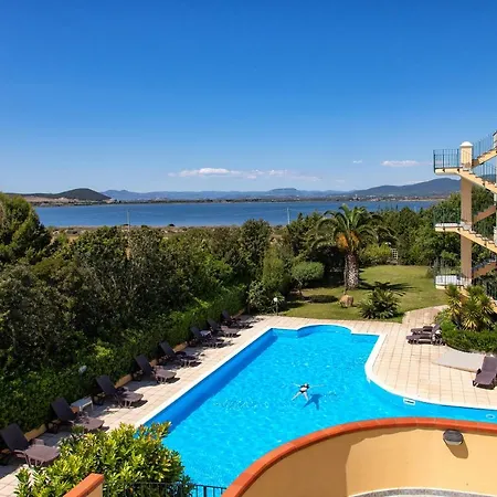 Cala Dei Pini מלון 3*