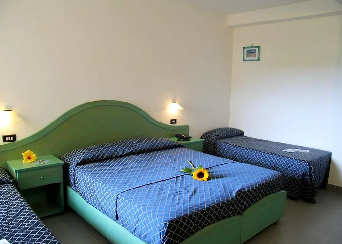 Hotel Cala Dei Pini 3*