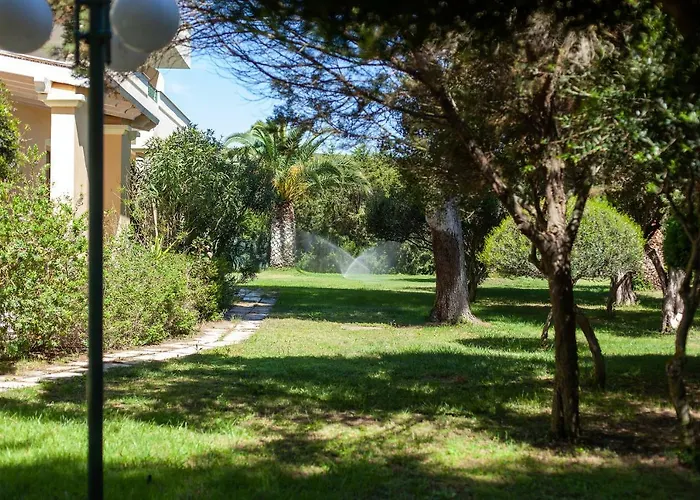 Hotel Cala Dei Pini 3*